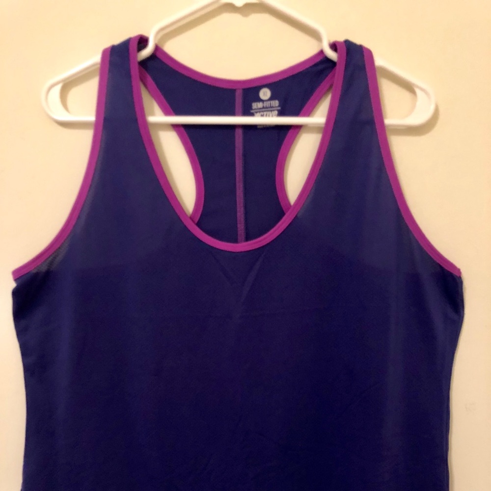 Old navy women’s active Razorback tank size xl